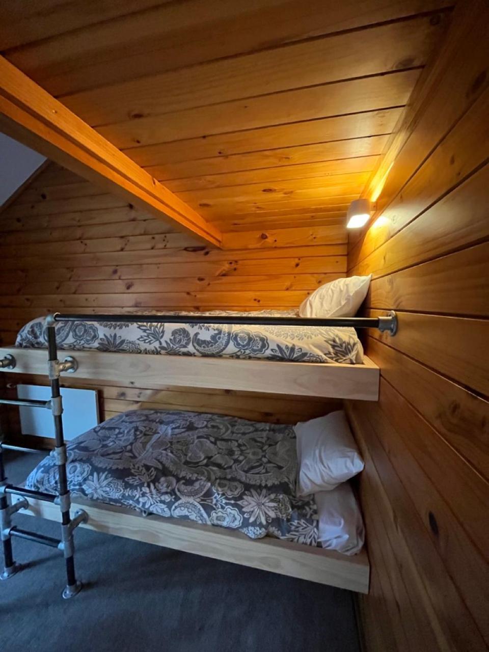 Smoke Lake Hot Springs Lodge & Camp 罗托鲁阿 外观 照片