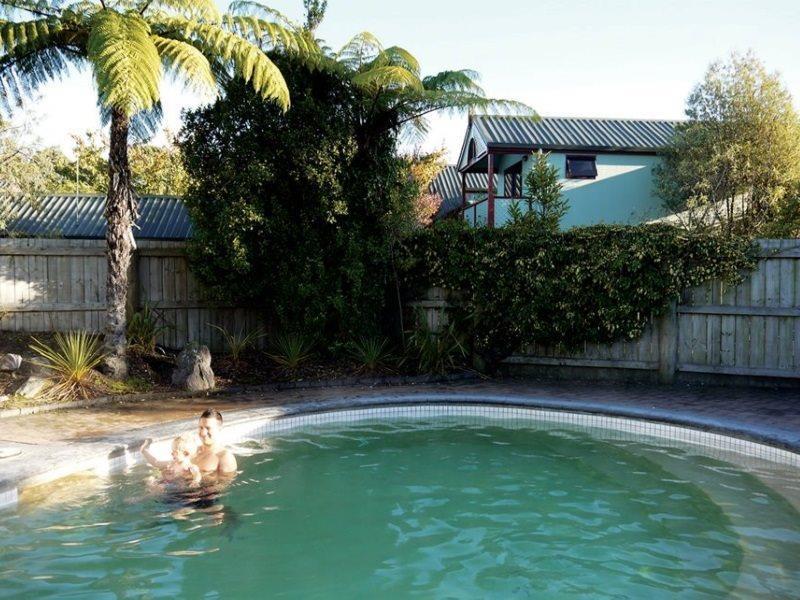 Smoke Lake Hot Springs Lodge & Camp 罗托鲁阿 外观 照片